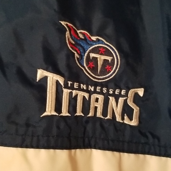 NFL Titans hooded lightweight jacket size medium - Picture 2 of 6